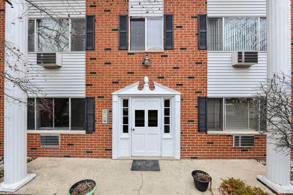 255 Elmwood AVENUE UNIT 105, Lake Geneva, WI 53147 MLS 1858739 Trulia