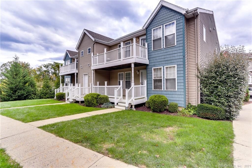 27 Miranda Ln #27, Stratford, CT 06615