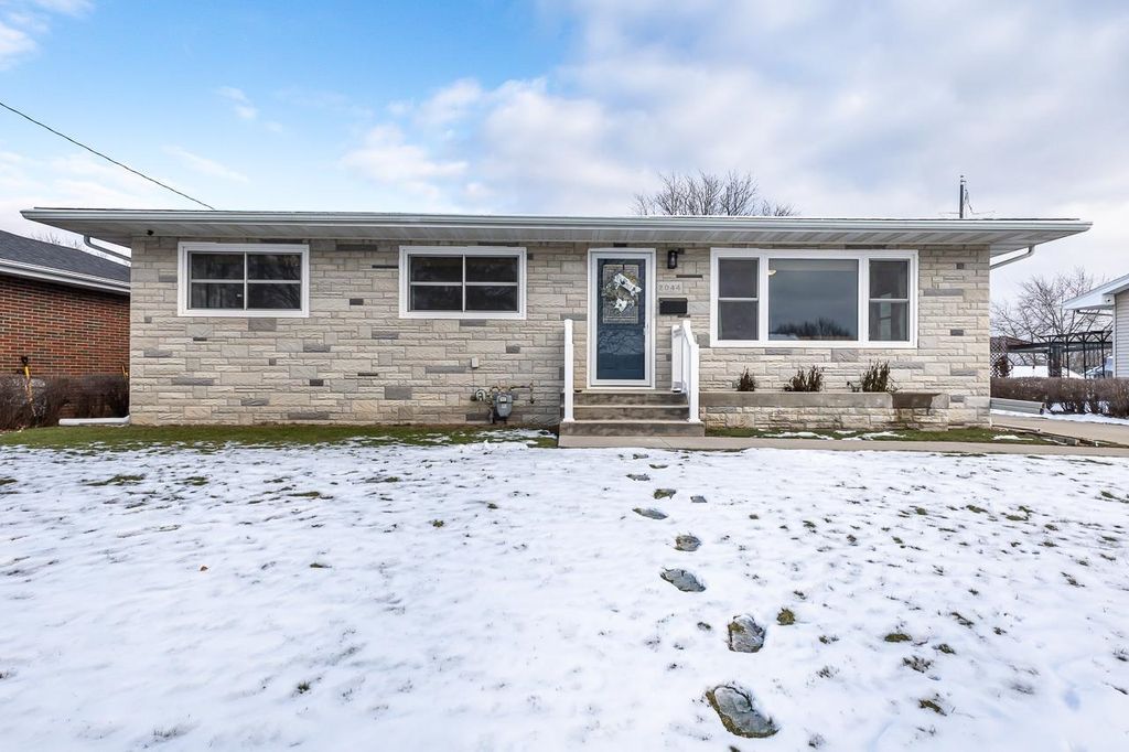 2044 Carter Rd, Dubuque, IA 52001 Trulia