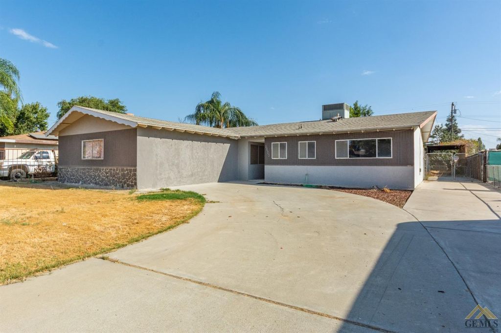 6605 Cedarcrest Ave, Bakersfield, CA 93308