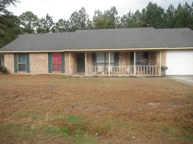 65 Hunters Branch Dr, Allenhurst, GA 31301