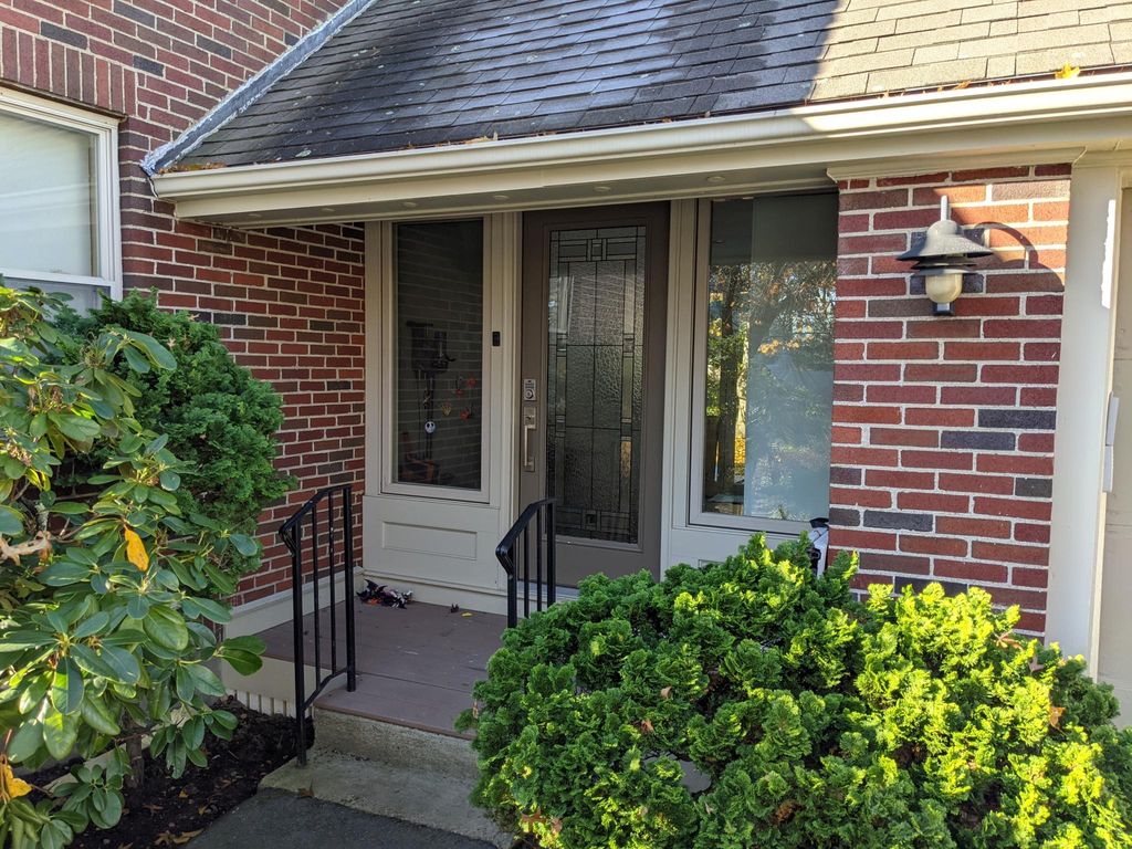 23 Taylor Rd, Belmont, MA 02478