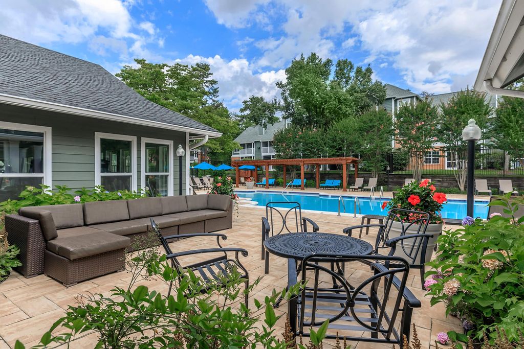 8017 Ashberry Ln, Pasadena, MD 21122