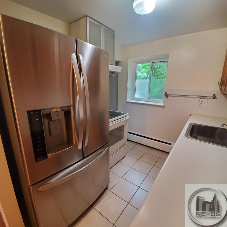 219 Bishop Dr, Framingham, MA 01702