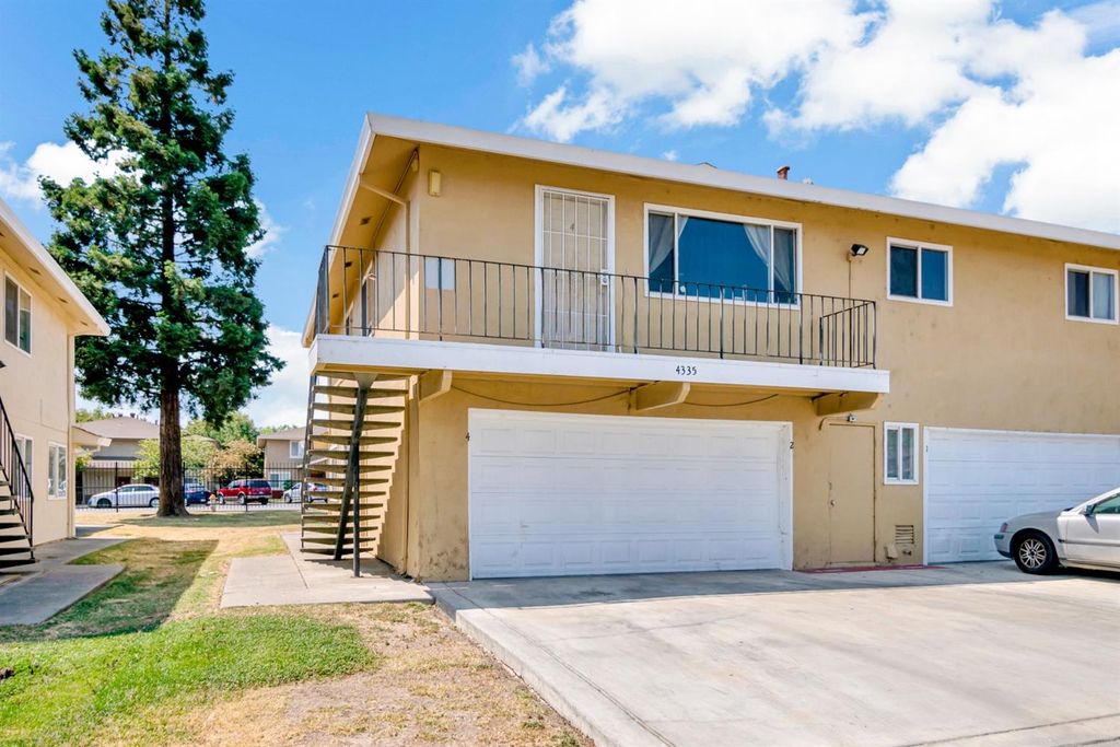 4335 Shining Star Dr #4, Sacramento, CA 95823
