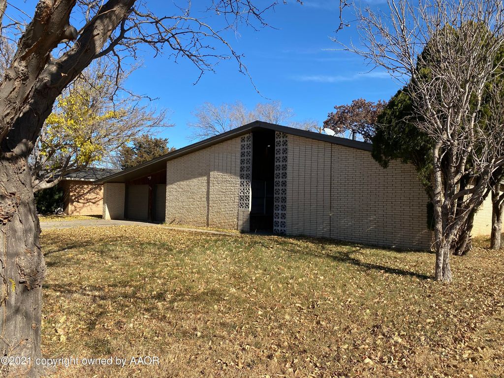 4907 Yale St, Amarillo, TX 79109
