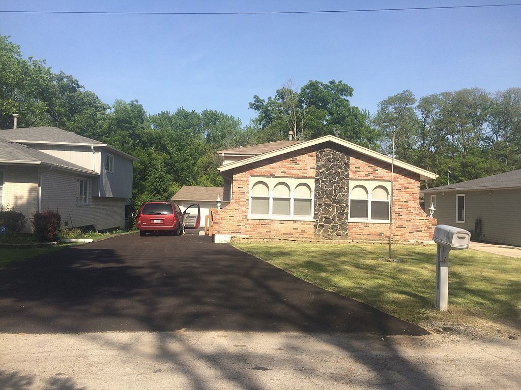 16019 Lavergne Ave, Oak Forest, IL 60452