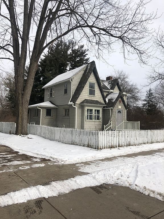 524 W Lake Lansing Rd, East Lansing, MI 48823