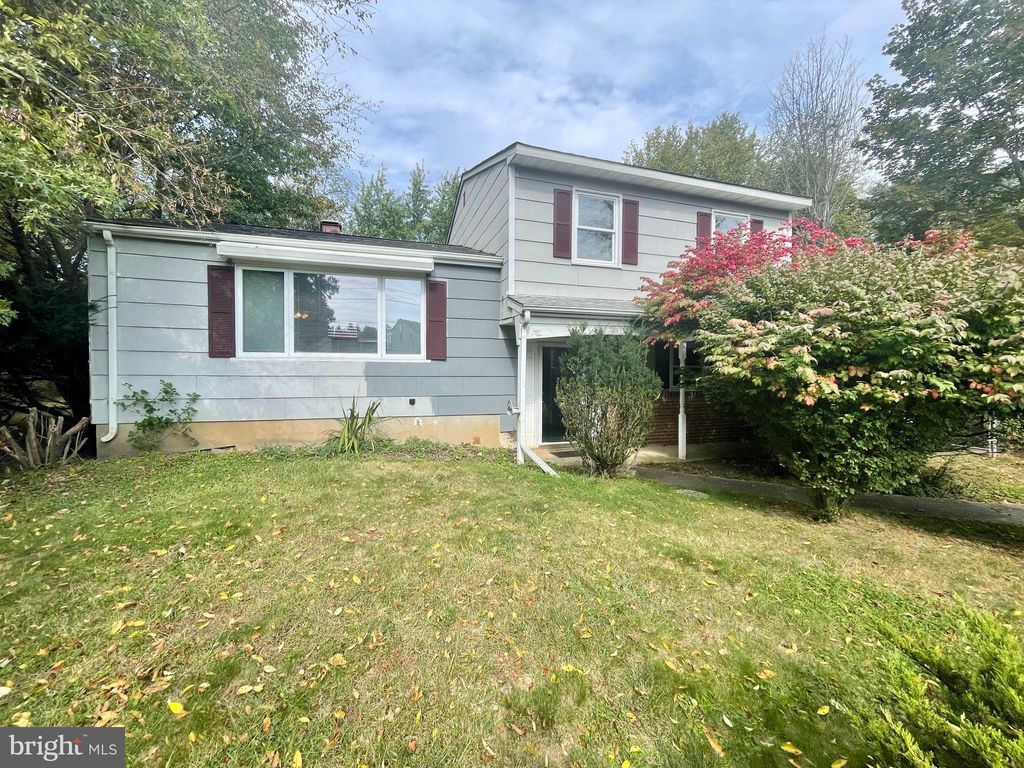 17 Clive Ct, Trenton, NJ 08638