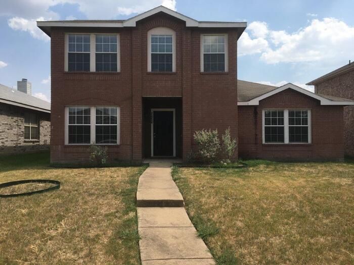 2454 Meadowgate Ln, Lancaster, TX 75134