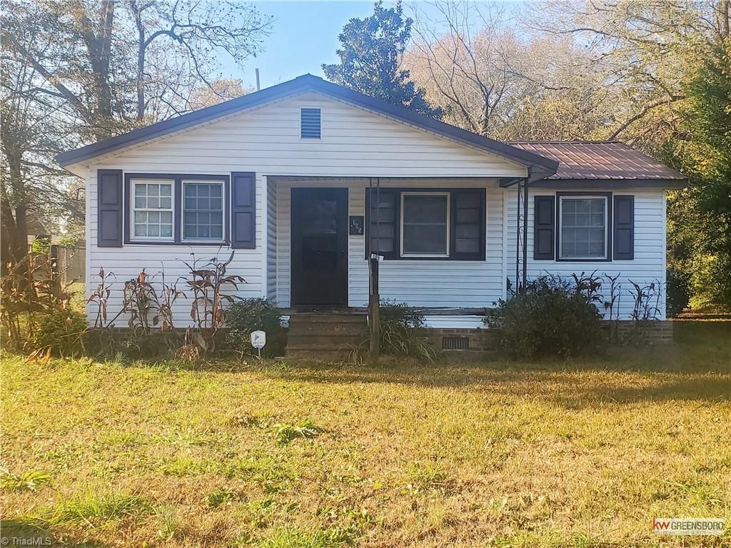 105 N 3rd St, Maxton, NC 28364 3 Bed, 1 Bath SingleFamily Home MLS