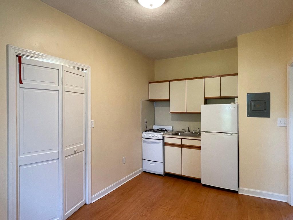 34 Broadway #1R, Beverly, MA 01915
