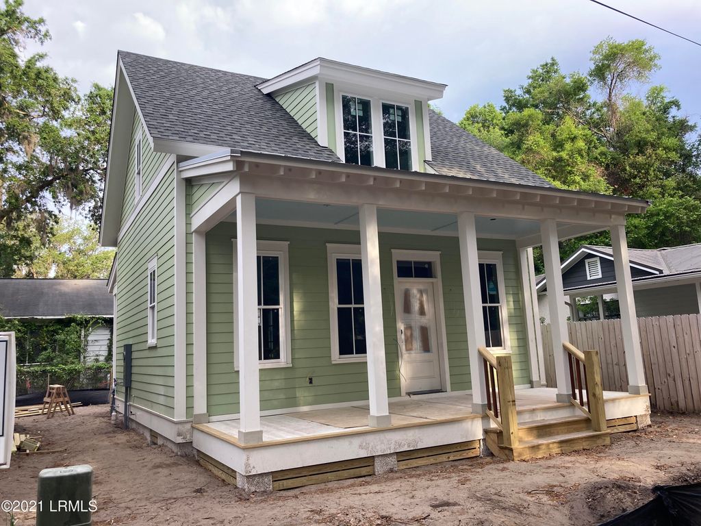 1296 Charles St, Beaufort, SC 29902