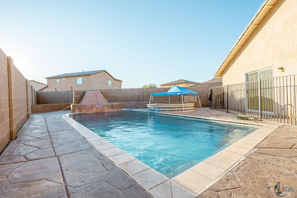 235 Acapulco Dr, Imperial, CA 92251