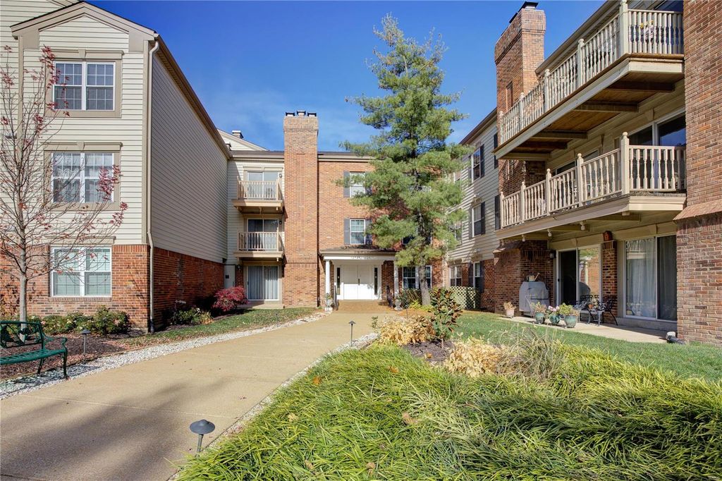 12917 Portulaca Dr #132, Saint Louis, MO 63146
