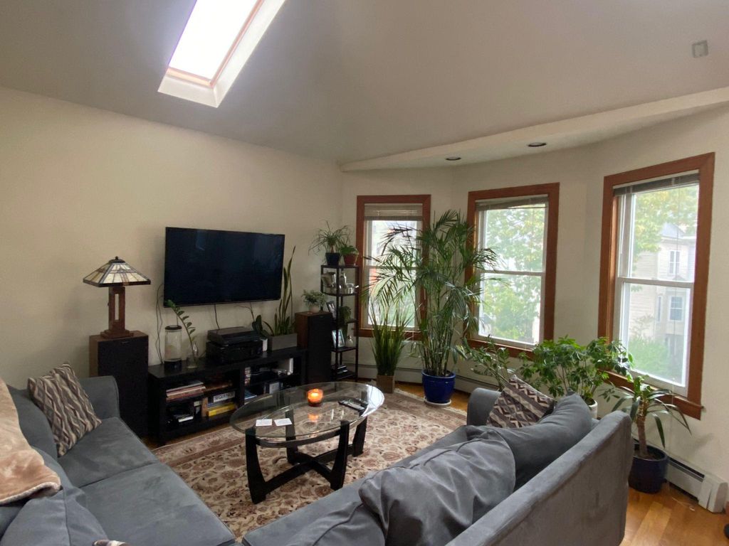 30 Newbern St #3, Boston, MA 02130