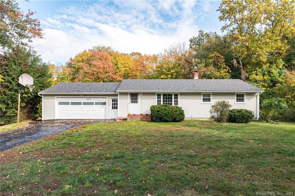 578 Moose Hill Rd, Monroe, CT 06468