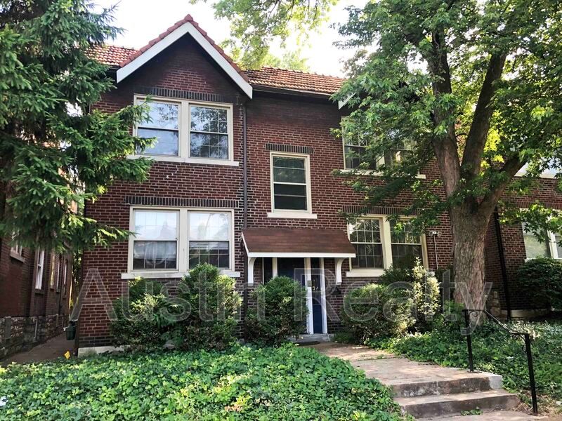 4614 Shenandoah Ave #2W, Saint Louis, MO 63110