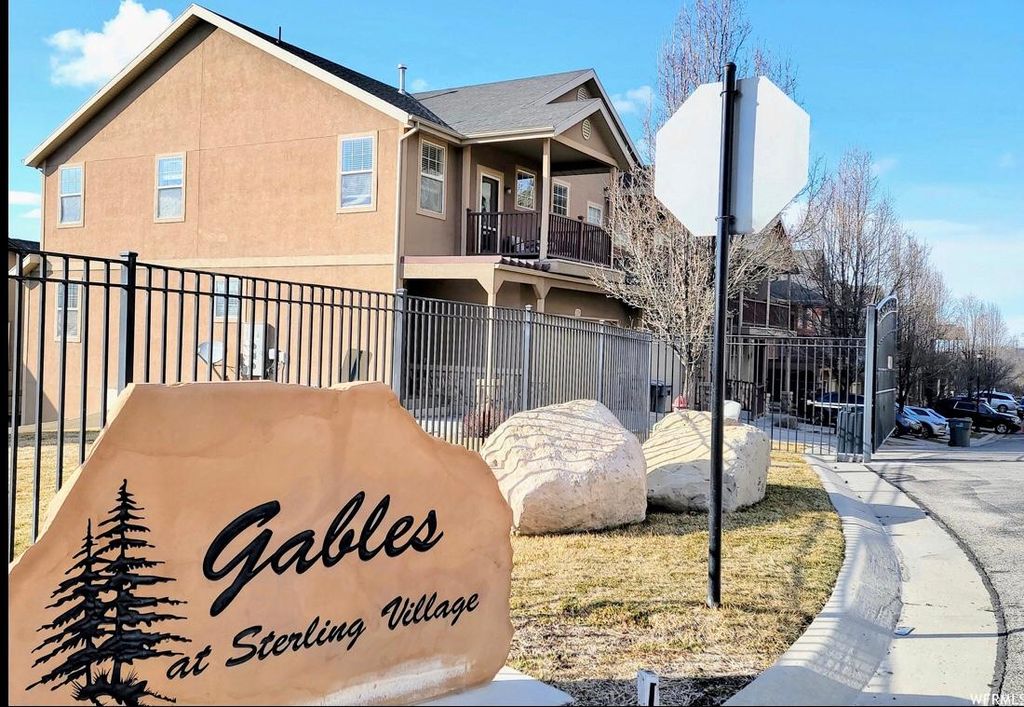 11002 S Maple Farms Ln, South Jordan, UT 84095