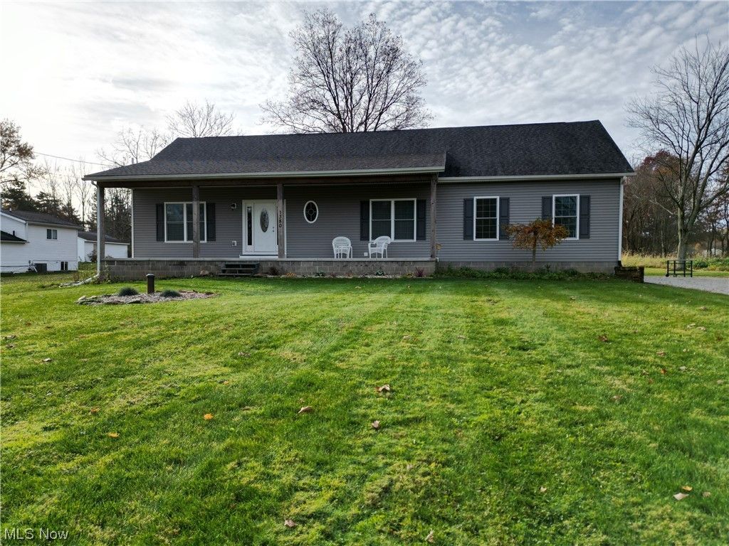 1380 Johns Rd, New Franklin, OH 44216