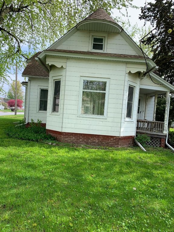 693 W Hurst St, Bushnell, IL 61422