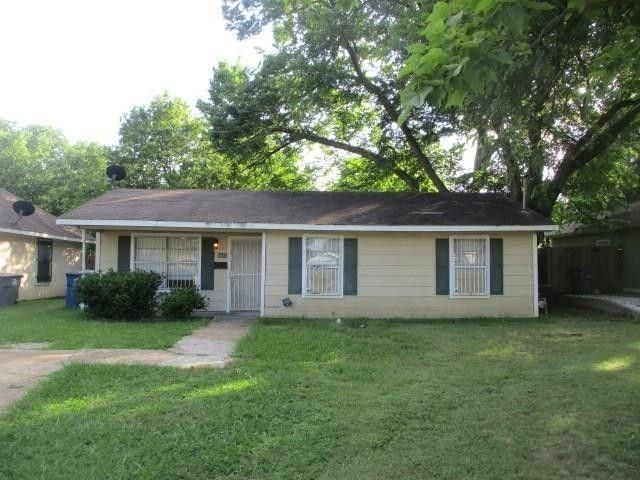 4411 Landrum Ave, Dallas, TX 75216