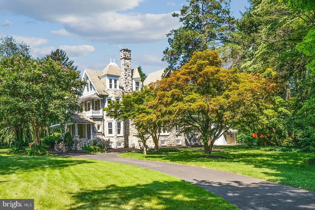 241 Kings Hwy W, Haddonfield, NJ 08033