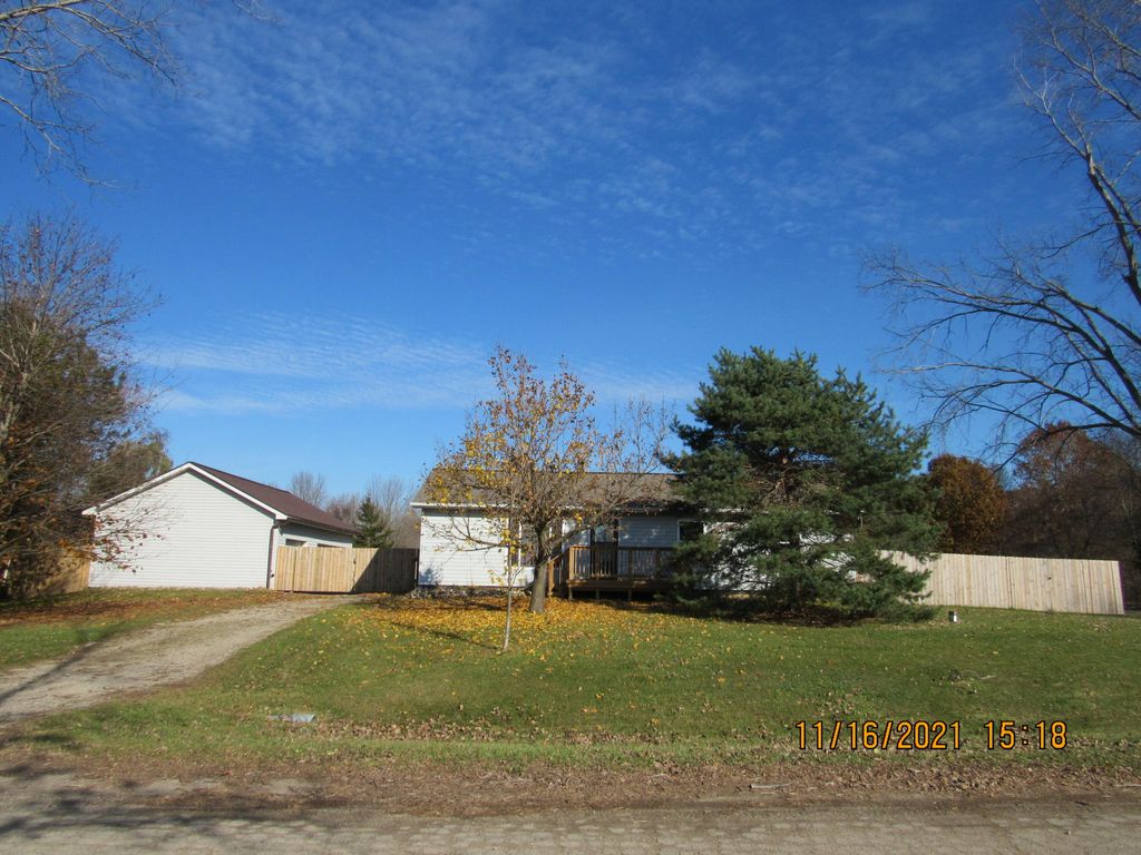 6465 Gillis Dr, Jackson, MI 49201