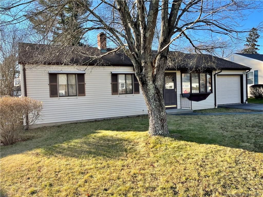 51 Greenwood St, East Hartford, CT 06118