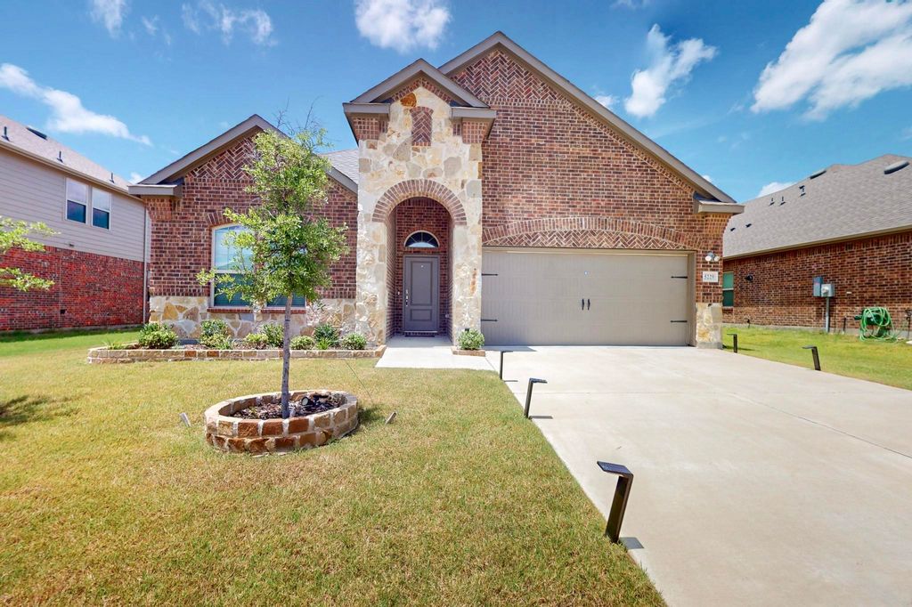 5229 Coal Fire Dr, Garland, TX 75043