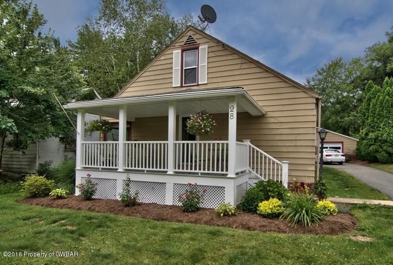 28 Oliver Rd, Sweet Valley, PA 2 Bed, 1 Bath SingleFamily Home 18