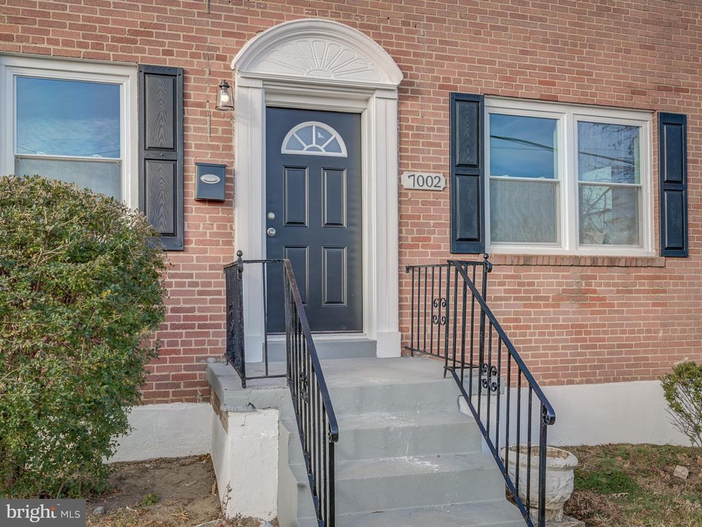7002 Annapolis Rd, Hyattsville, MD 20784