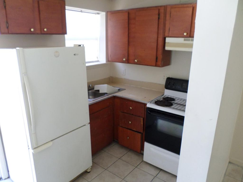 2211 Pinehurst Rd, Columbia, SC 29204
