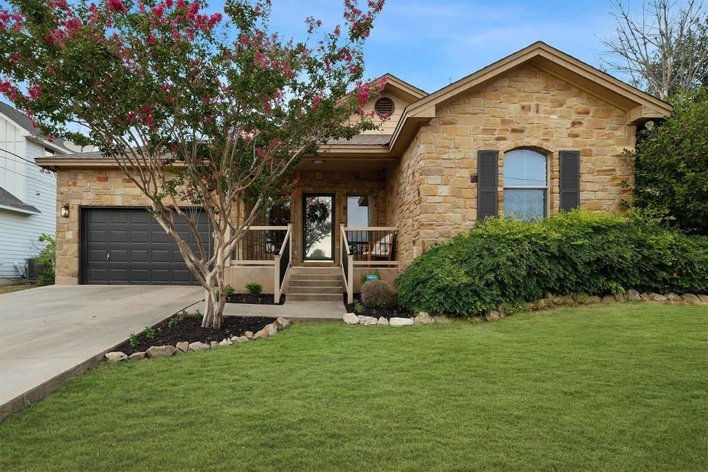 17522 Village Dr, Dripping Springs, TX 78620