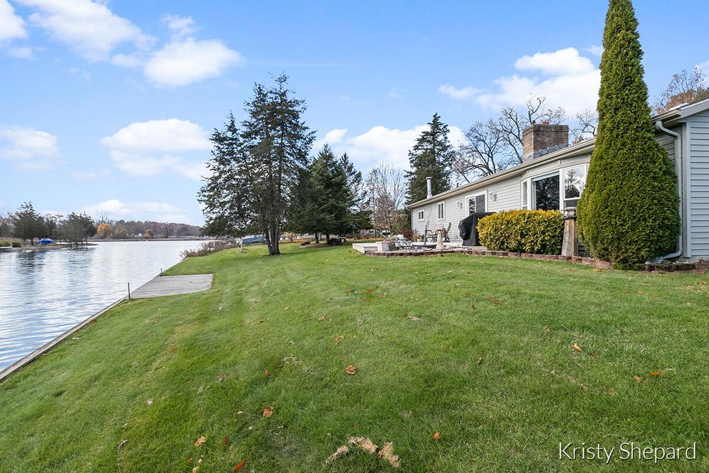 12325 Oakwood Shores St Wayland Mi 49348 Mls 21116952 Trulia