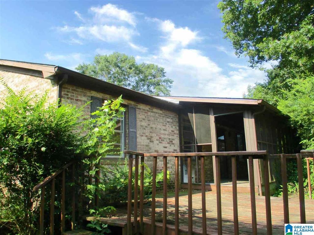408 Hillman Dr, Anniston, AL 36201