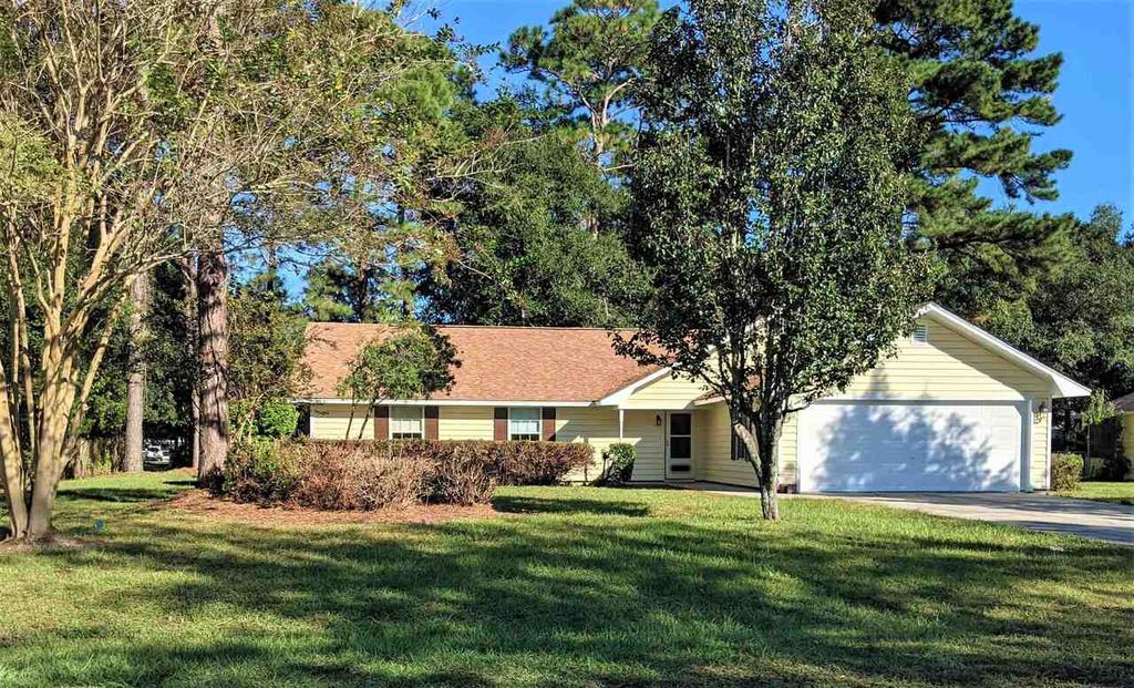 453 Mallard Pointe Dr, Woodbine, GA 31569