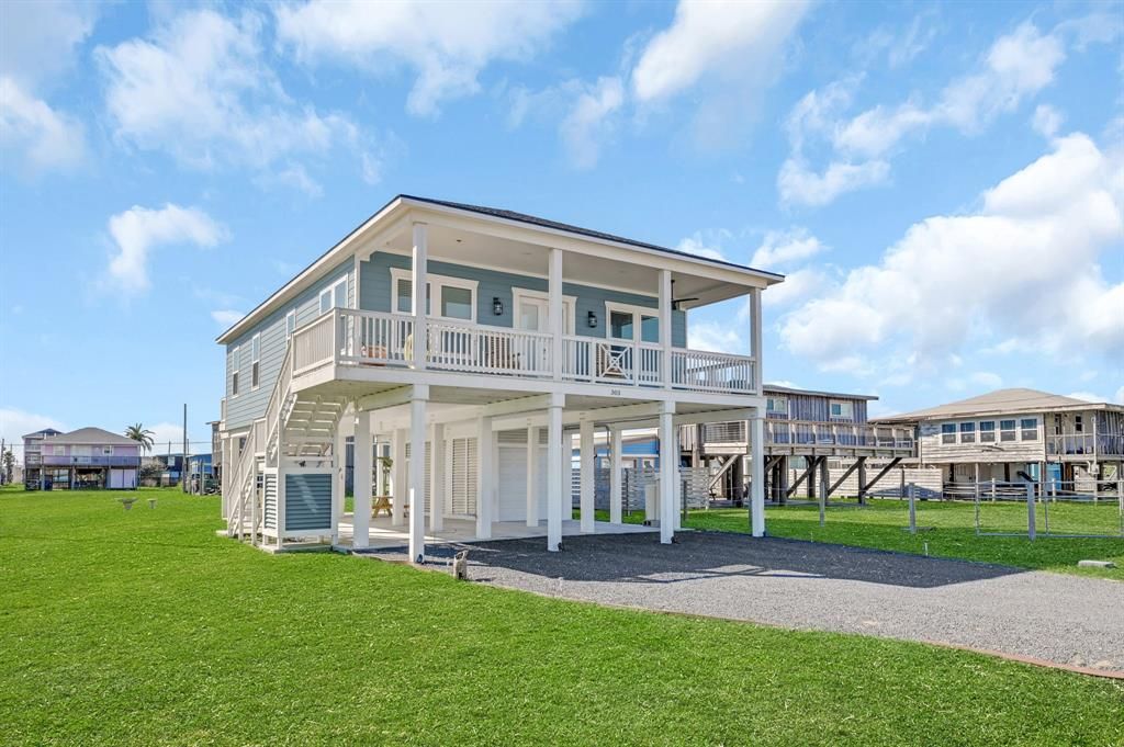 303 Coral CT, Surfside Beach, TX 77541