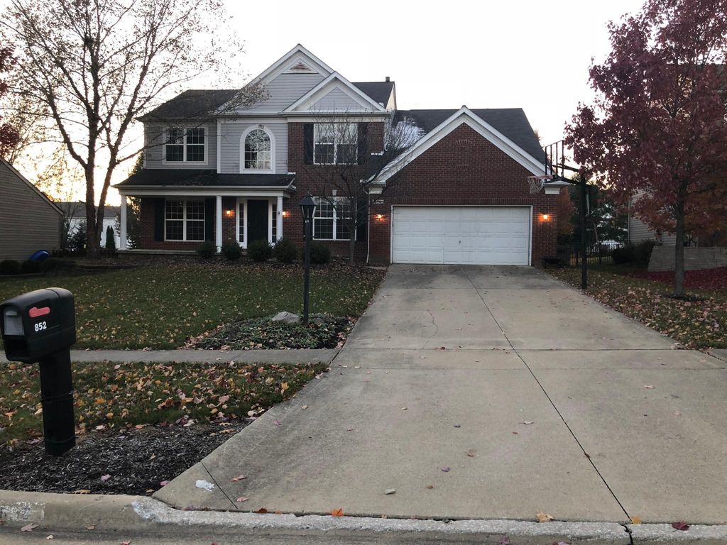852 Edgar Ln, Brunswick, OH 44212