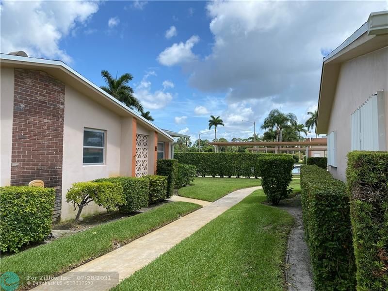 2667 Dudley Dr E #H, West Palm Beach, FL 33415
