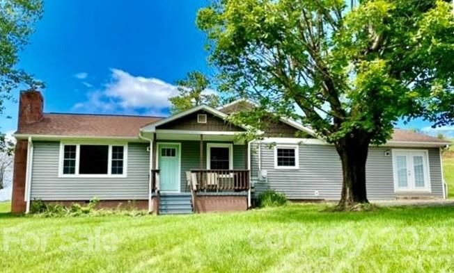 12 Esek Dr, Leicester, NC 28748