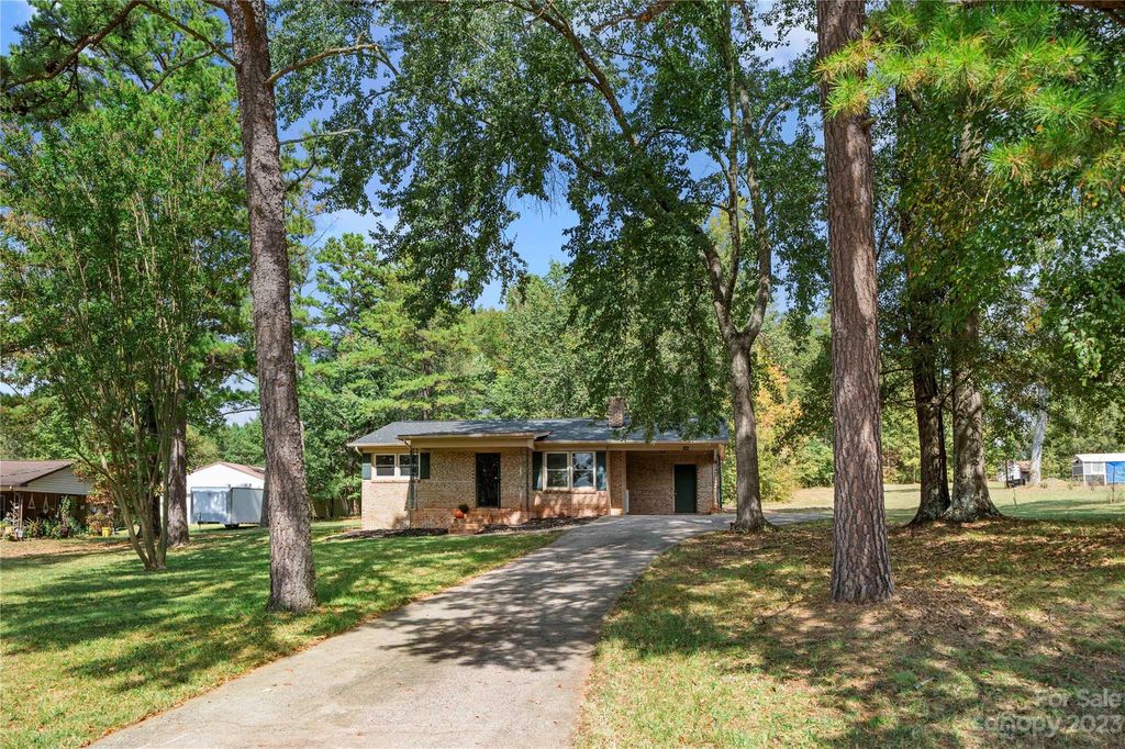 108 Fritz Dr, Grover, NC 28073