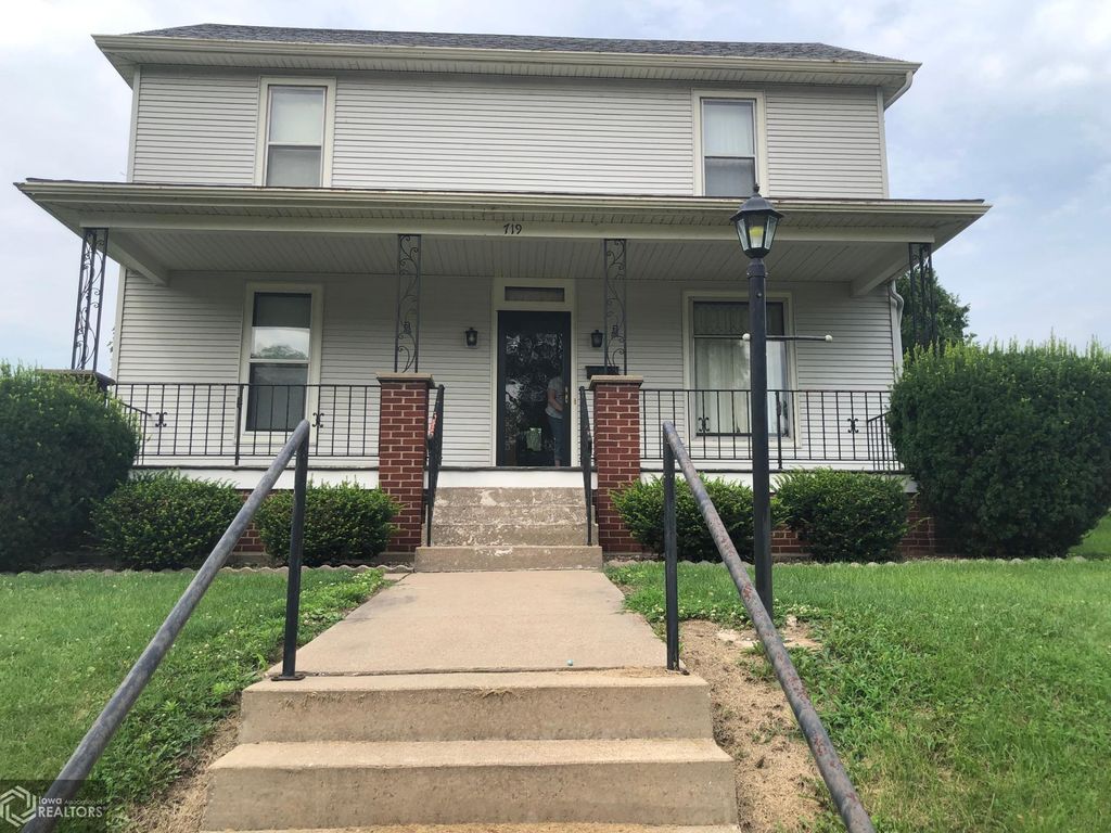 719 Carroll St, Keokuk, IA 52632