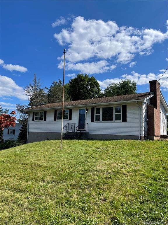 160 Dana Ln, Meriden, CT 06451