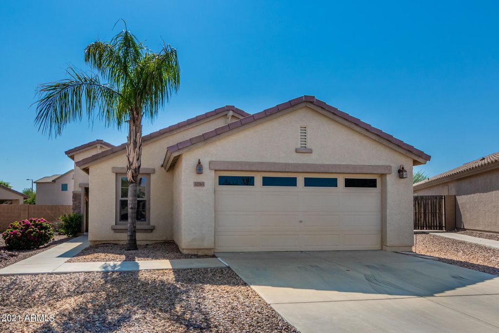 32763 N Quarry Hills Dr, San Tan Valley, AZ 85143