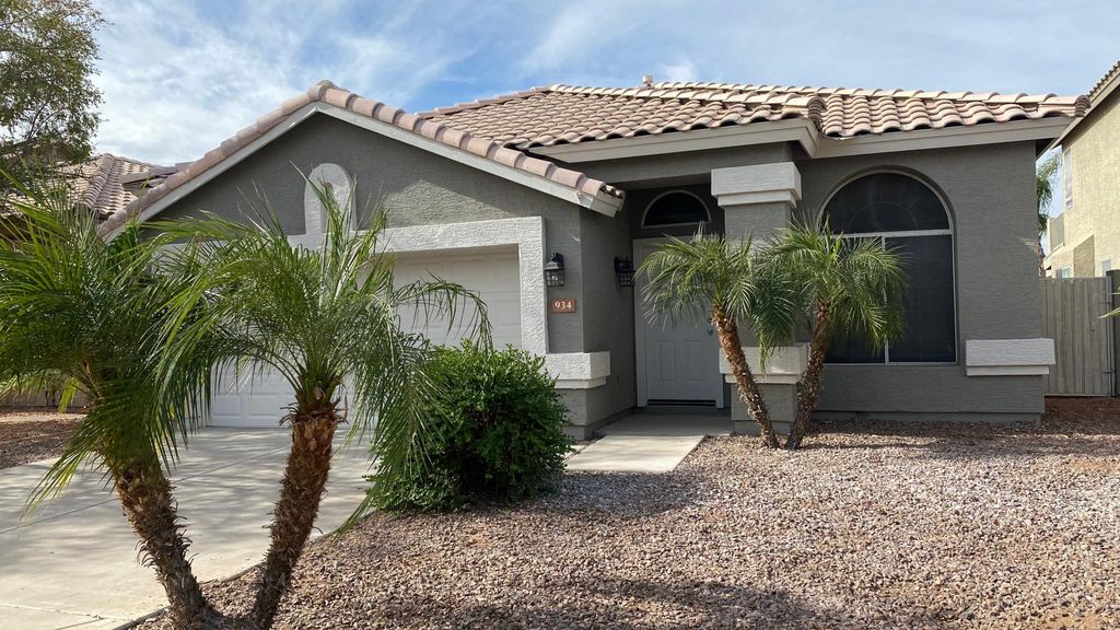 934 N Bradley Dr, Chandler, AZ 85226