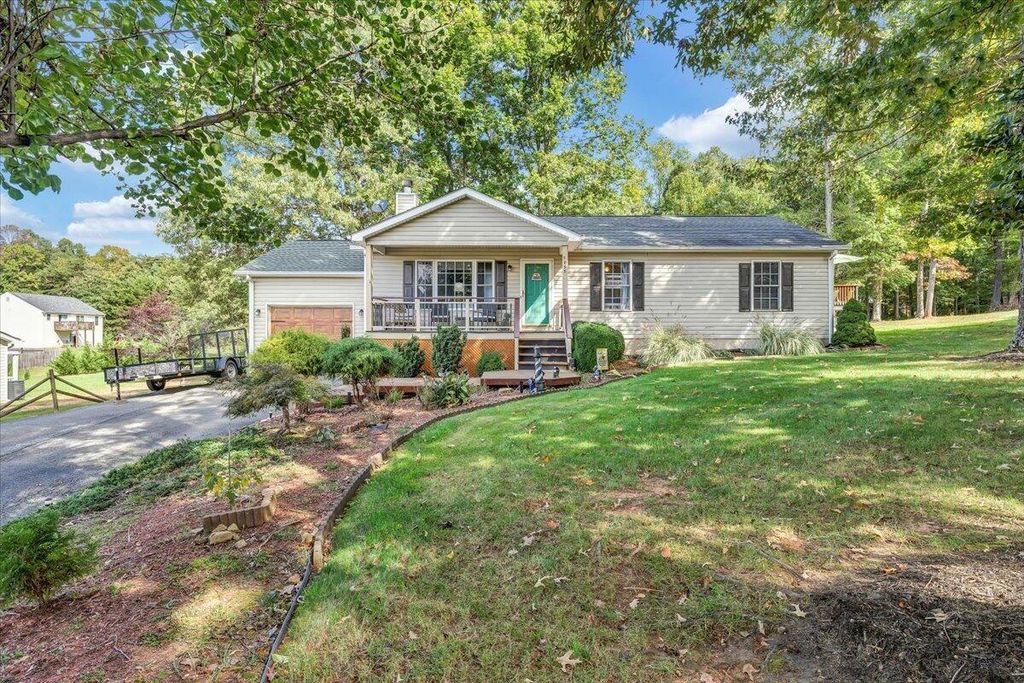 5935 Scruggs Rd, Moneta, VA 24121