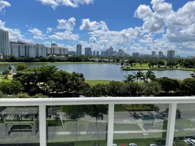3675 N Country Club Dr #906, Miami, FL 33180
