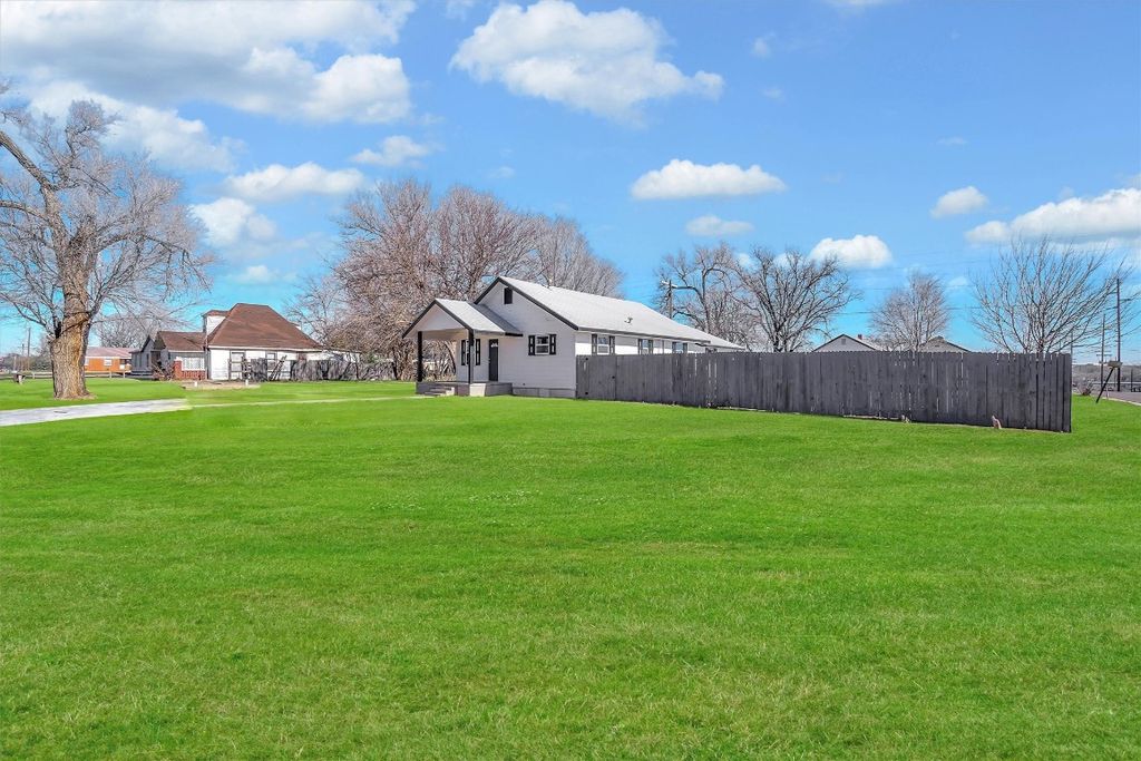 321 W 7th St, Elk City, OK 73644 Trulia