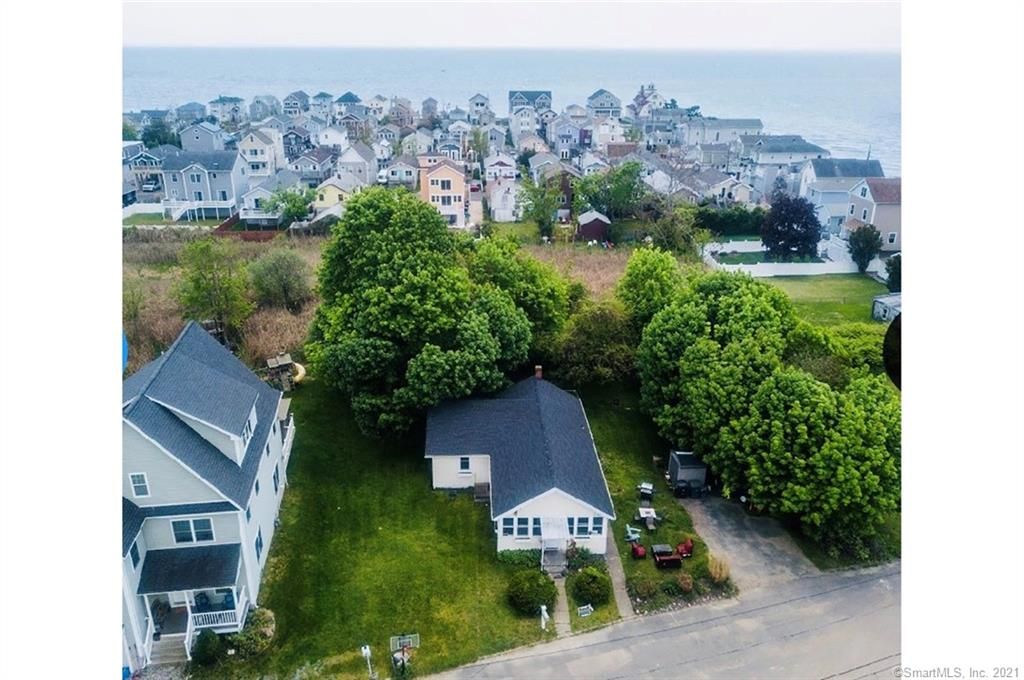 25 Howard Ct, Milford, CT 06460